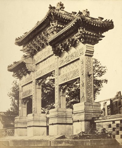 Arco no Templo Lama perto de Pequim de Felice Beato