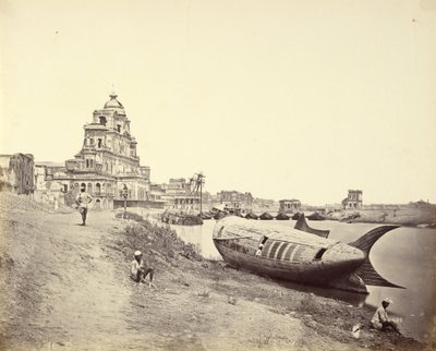 Palácio Chutter Manzil, com o Barco do Rei em Forma de Peixe no Rio Gomti de Felice Beato