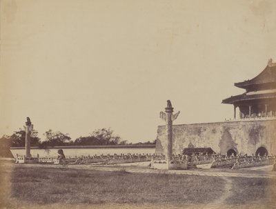 Entrada do Palácio de Inverno, Pequim, 29 de outubro de 1860, 1860. de Felice Beato