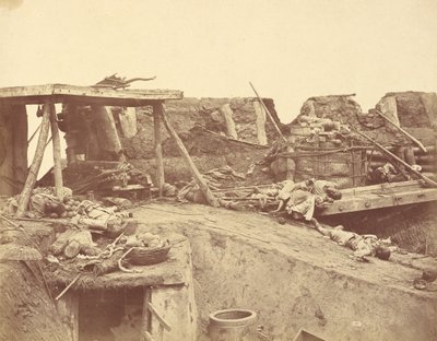 Interior da entrada inglesa para North Fort em 21 de agosto de 1860 de Felice Beato
