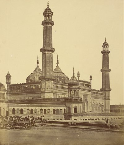 Mesquita dentro da Emambara de Asophoo Dowlah, agora usada como hospital de Felice Beato