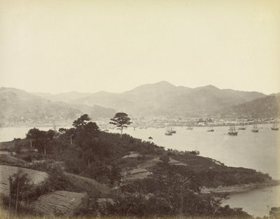 Nagasaki, vista das colinas em frente de Felice Beato