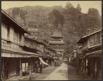 Rua Temple, Native Town, Nagasaki de Felice Beato