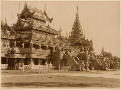 O Hman Kyaung ou o monastério de vidro, Burma, c.1890 (impressão de albume) de Felice Beato