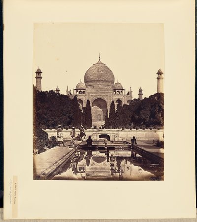 O Taj Mahal com as fontes de Felice Beato