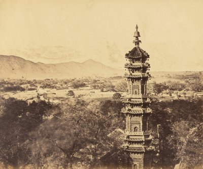 Vista do Palácio de verão. Pagode Yuan Ming Yuan. Antes do incêndio, Pequim, 18 de outubro de 1860 de Felice Beato