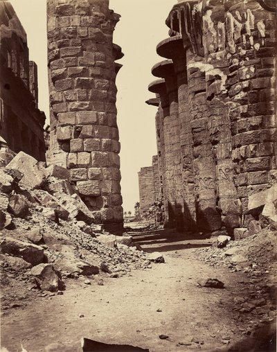 Avenida central da sala hipóstila, vista de leste (Karnak) - Tebas de Félix Bonfils