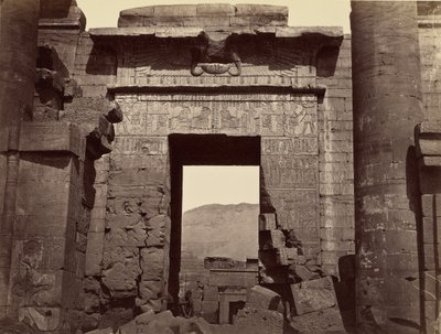 Pormenores do portal de entrada do templo, Medinet Habu de Félix Bonfils