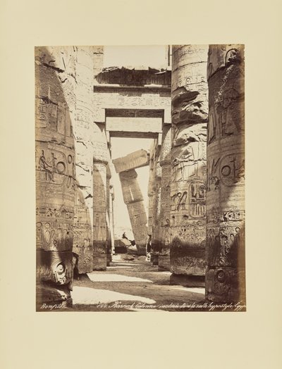 Karnak. Coluna inclinada no Salão Hipostilo, Egito de Félix Bonfils