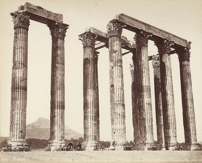 O Olympeion, ou Templo do Zeus Olímpico, na Acrópole, Atenas de Félix Bonfils