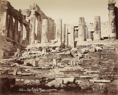 A propiléia da acrópole em Atenas de Félix Bonfils