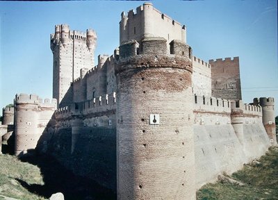 Vista do Castillo de la Mota, construído por Juan II em 1440 de Fernando de Carreno