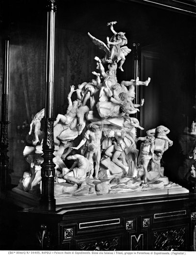 Júpiter atingindo os Titãs com um raio, c.1800-12 (porcelana) de Filippo Tagliolini