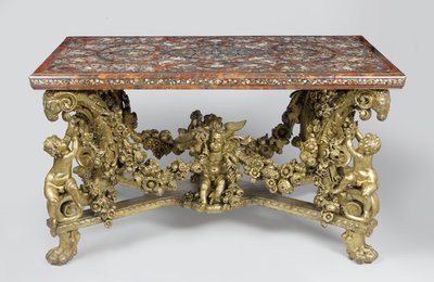 Mesa de marchetaria sobre base de madeira de cal esculpida e dourada, 1689 de Flemish School