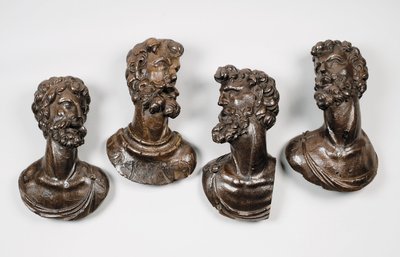 Conjunto de quatro bustos de homens, possivelmente profetas, provavelmente Antuérpia, meados do século XVI de Flemish School