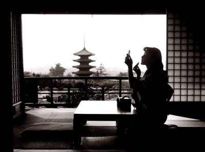 "Kyoto frívola". Pagode de Yasaka visto do restaurante Kyo-Yamato de Fosco Maraini