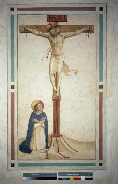 A crucificação com São Domingos. Inscrição "" INRI "" na cruz. Fresco de Guido di Pietro de Fra Angelico