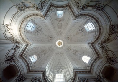 Vista interior da cúpula da igreja de São Ivo alla sapienza de Francesco Borromini