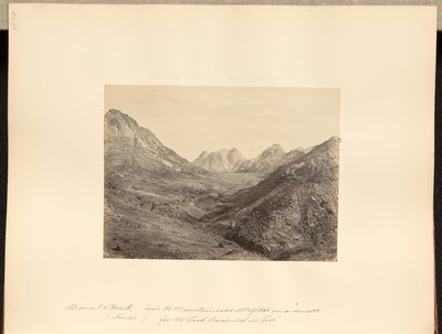 Monte Horeb (Sinai), "e o monte fumegava todo, porque o Senhor descia em fogo". de Francis Frith