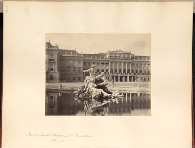 O Palácio Imperial e a Fonte, Viena de Francis Frith