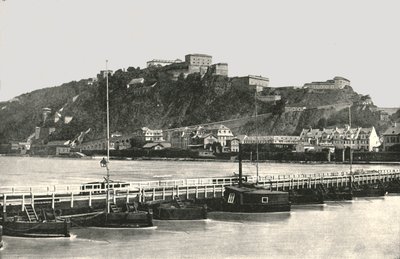 A fortaleza de Ehrenbreitstein no Reno, Alemanha, 1895. de Frith and Co