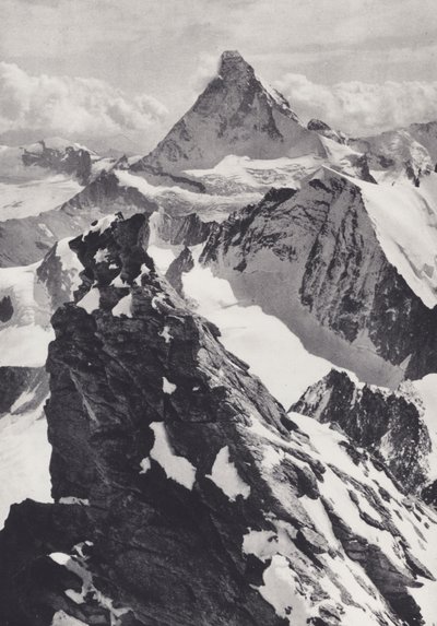 Pennine Alps: Um Gendarme sobre o Zinal Rothhorn (foto a p/b) de Francis Sydney Smythe