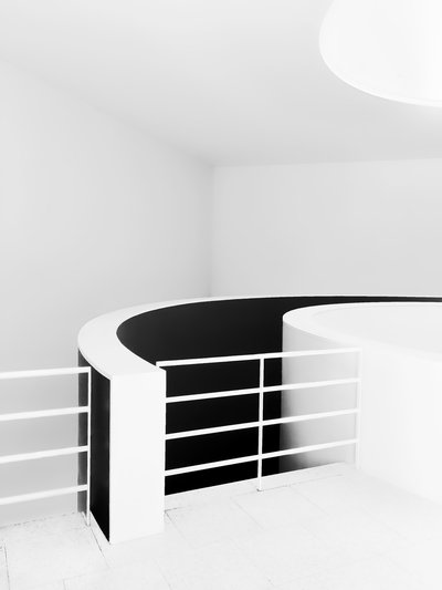 Arquitetura moderna com formas curvas de Francois Casanova