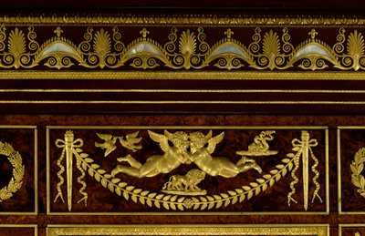 Móveis: detalhes das jóias do guarda-roupa da Impressora Josephine de Beauharnais (Marie-Joseph-Rose de Tascher de la Pagerie) (Marie Joseph Rose) (1763-1814) em madeira, bronze dourado por François Jacob-Desmalter (Jacob Desmalter) (1770-1841) de Francois Honore Georges Jacob Desmalter