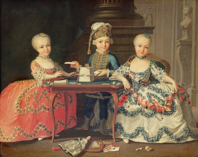 Agrupe o retrato de um menino e duas meninas, construindo um castelo de cartas com outros jogos na mesa de Francois Hubert Drouais