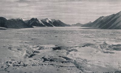 Um Outlet Glacier Valley completamente cheio de gelo, c1911, 1913 de Frank Debenham