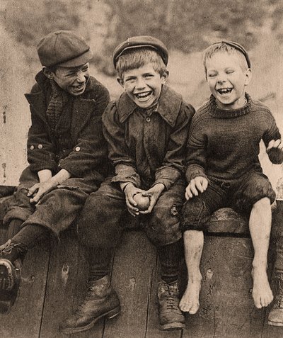 Três meninos felizes, 1889 de Frank Meadow Sutcliffe