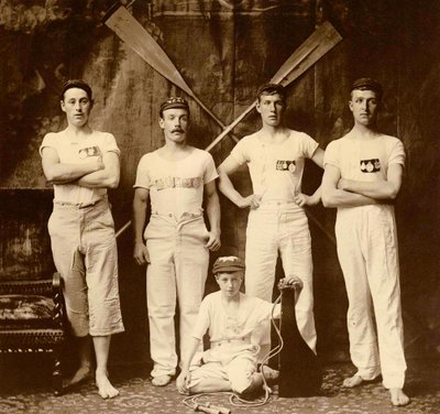 Grupo do clube do enfileiramento da amizade de Whitby, Whitby, Inglaterra. 1901 de Frank Meadow Sutcliffe
