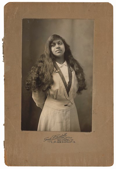 Retrato de uma mulher,c. 1910 (foto) de Fred S. Tisdell
