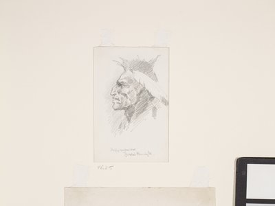 Cabeça de índio, data desconhecida (lápis sobre papel branco) de Frederic Remington
