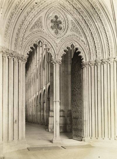 Catedral de Ely: Pórtico da Galileia, Porta para a Nave de Frederick H. Evans