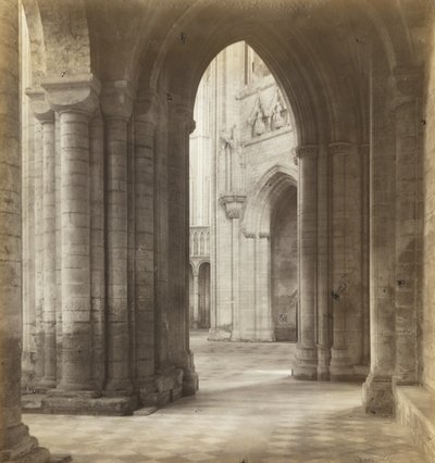 Catedral de Ely: Fim de tarde através dos transeptos de Frederick H. Evans