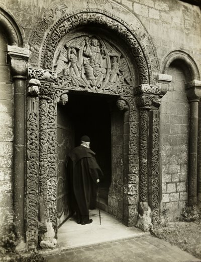 Catedral de Ely: Porta do Prior, com Bedesman de Frederick H. Evans