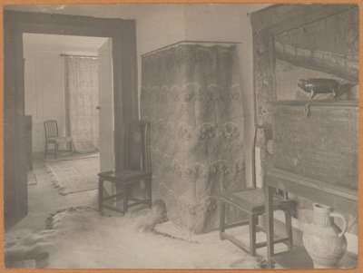Mansão Kelmscott: Passagem para o quarto com painéis de Frederick H. Evans