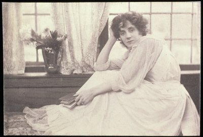 Fotografia de retrato de Beatrice Stella Tanner (1865-1940) Sra. Patrick Campbell, de Frederick Hollyer (1837-1933) de Frederick Hollyer