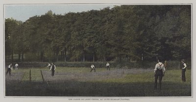 Um jogo de ténis de relva no Lycee Michelet, Vanves, Paris (foto a cores) de French Photographer