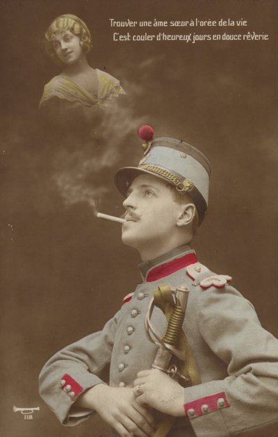 Um jovem soldado sonhando com seu amor (foto colorida) de French Photographer