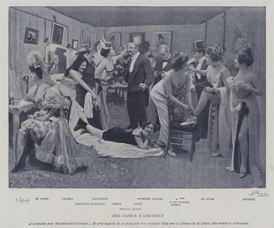 Atrizes se divertindo nos camarins do Theatre des Varietes, Paris (foto a p/b) de French Photographer