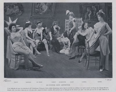 Atrizes na sala verde do Theatre des Varietes, Paris (foto a p/b) de French Photographer