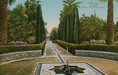 Cypress Walk, Alcazar, em Sevilha, Espanha. Postal enviado em 1913. de French Photographer