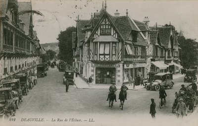 Deauville, a Rue de l&39;Ecluse. Postal enviado em 1913. de French Photographer