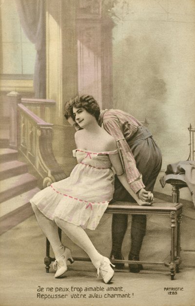 Casal envolvente (foto a cores) de French Photographer