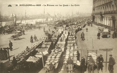 Peixe no cais, Boulogne-sur-Mer (foto a p/b) de French Photographer