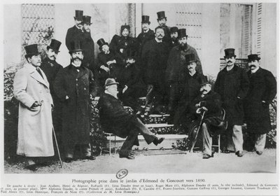 Grupo no jardim de Edmond Huot de Goncourt, c.1890 de French Photographer