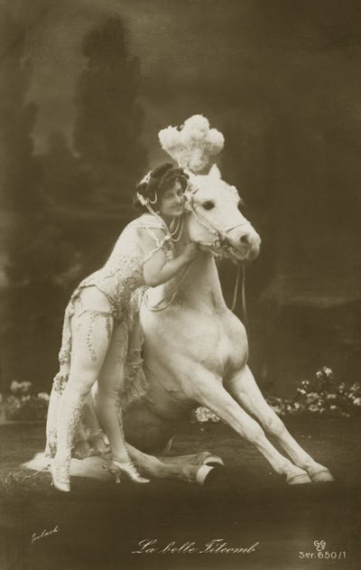 La Belle Titcomb (fotografia a preto e branco) de French Photographer