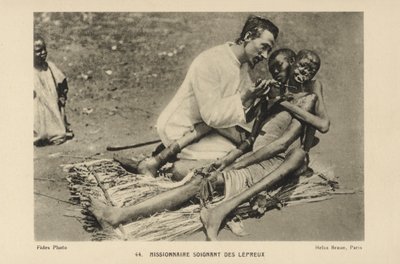 Missionário tendendo a leprosos de French Photographer